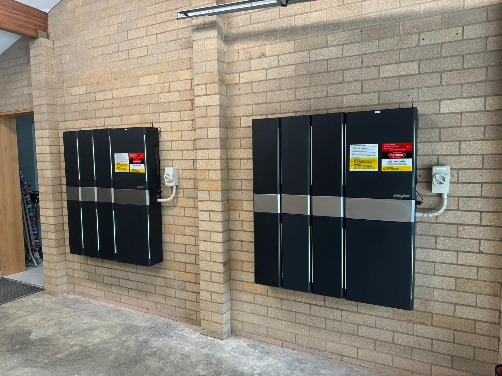 solar-batteries-systems